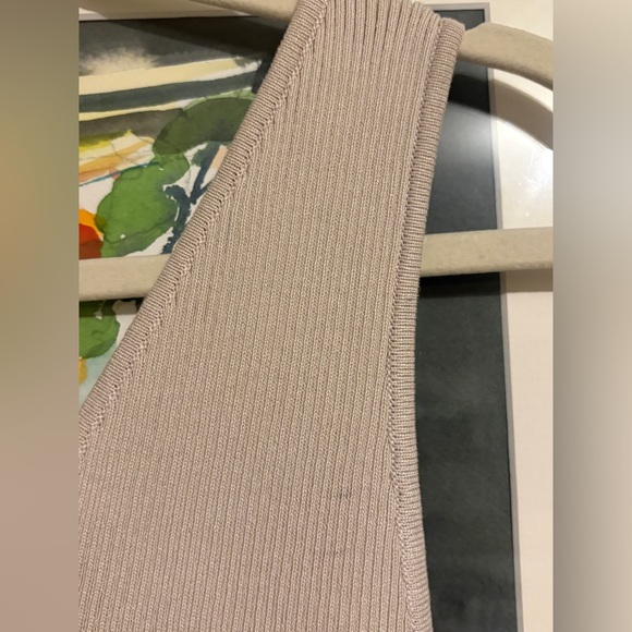 The Workshop Ribbed V-Neck Tank - Picture 5 of 13